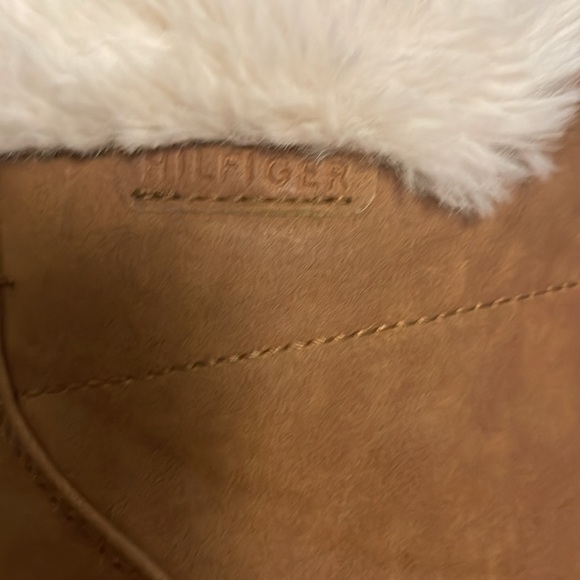 Tommy Hilfiger Duck Boots with Fur Trim - Picture 5 of 8
